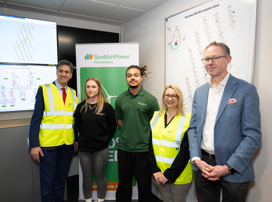 Ed Milliband &amp; Jess Asato visit ScottishPower Renewables’ offshore wind base in Lowestoft