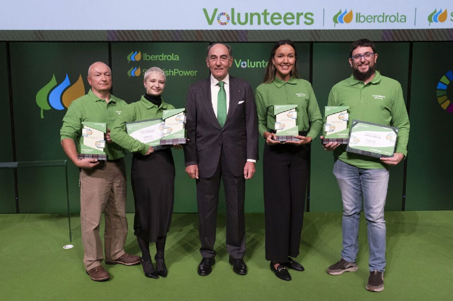 Ignacio Galan pictured with award winners; Pola Michalska, John Schenck, Layla Rebeca Gomes Costa and David Aldazabal Uncilla